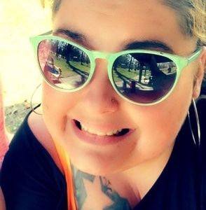 Meet your Posher, Alyssa